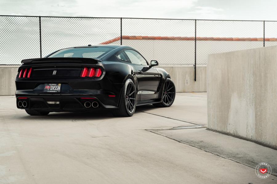  Shelby GT350 on Vossen Wheels (M-X2) 2019 года  (фото 17 из 17)